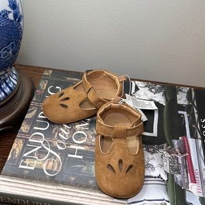 NWT Pair of faux suede old navy moccasins size 12-18m